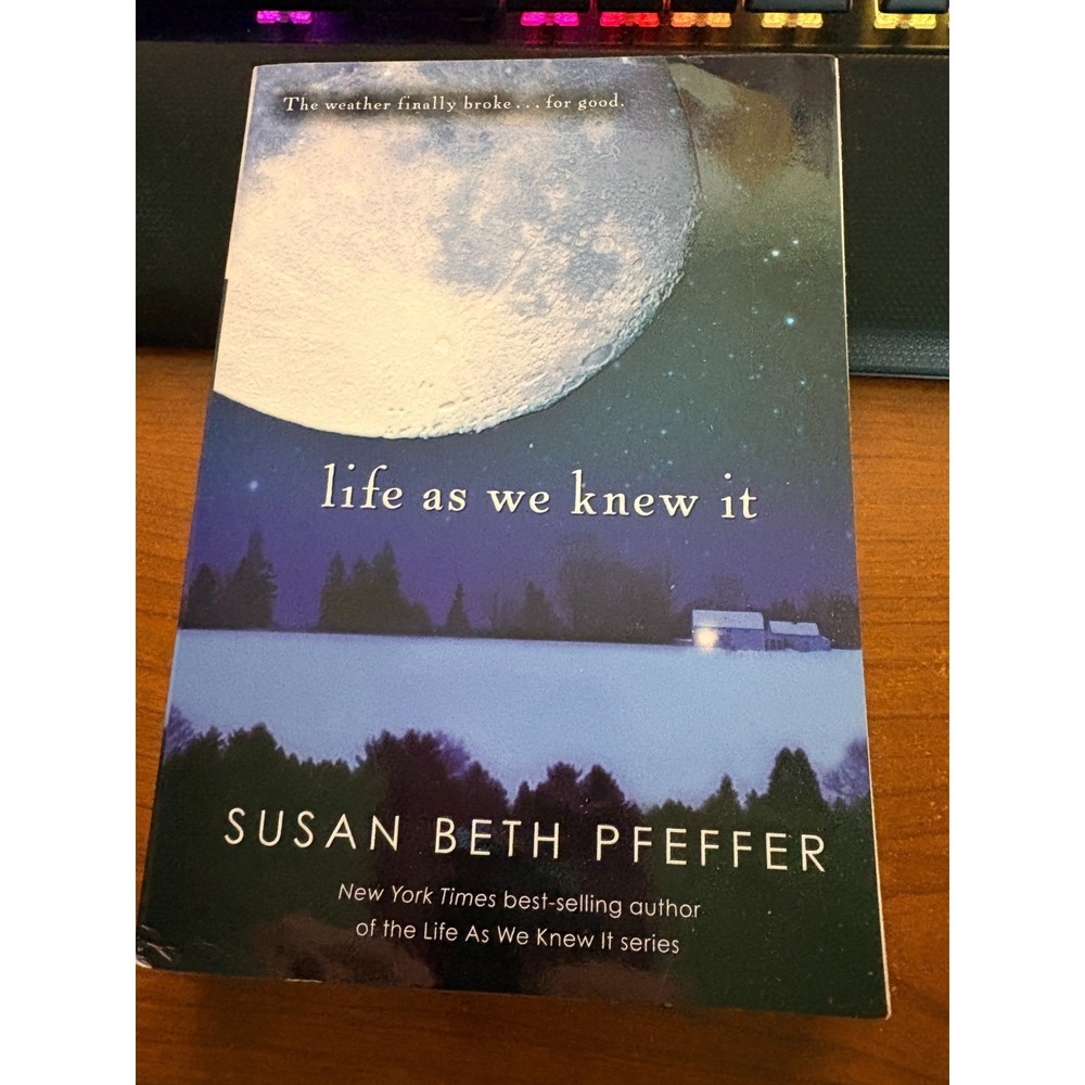 LIFE AS WE KNEW IT By Susan Pfeffer‎ *Excellent Condition*